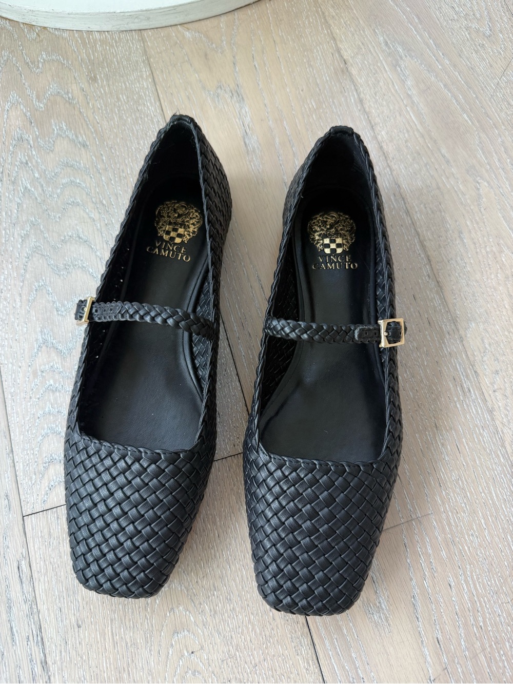 Brand New Vince Camuto Woven Flats size 8.5